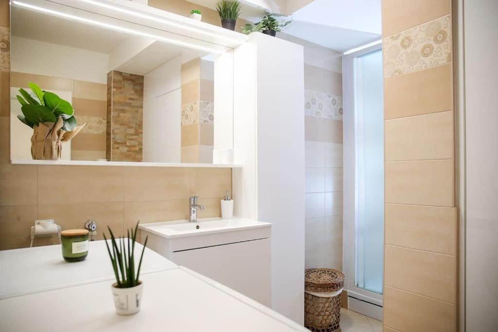 Nusha's Place Apartment *